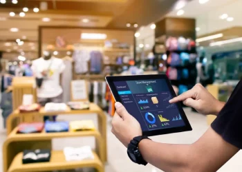 How AI Enhances Customer Experience and Drives Sales Growth in Retail