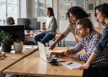 From Startups to Giants: How AI Companies Build Sustainable Growth Business Models