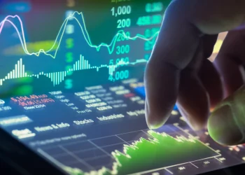 AI Applications in the Financial Industry: How These Innovative Cases Are Helping Banks Improve Risk Management and Customer Experience