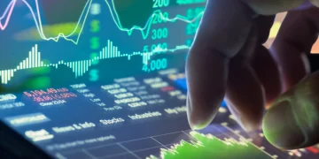 AI Applications in the Financial Industry: How These Innovative Cases Are Helping Banks Improve Risk Management and Customer Experience